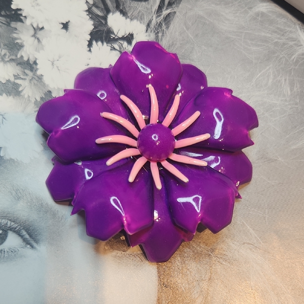 60s purple floral enamel brooch